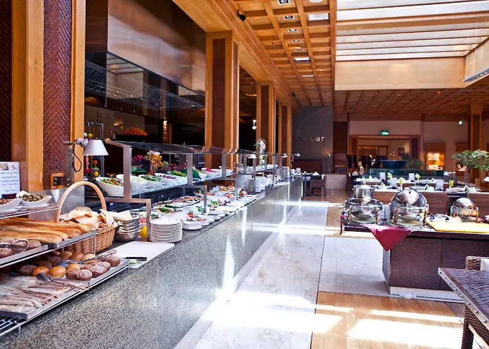 Radisson Blu Hotel, Dubai Deira Creek